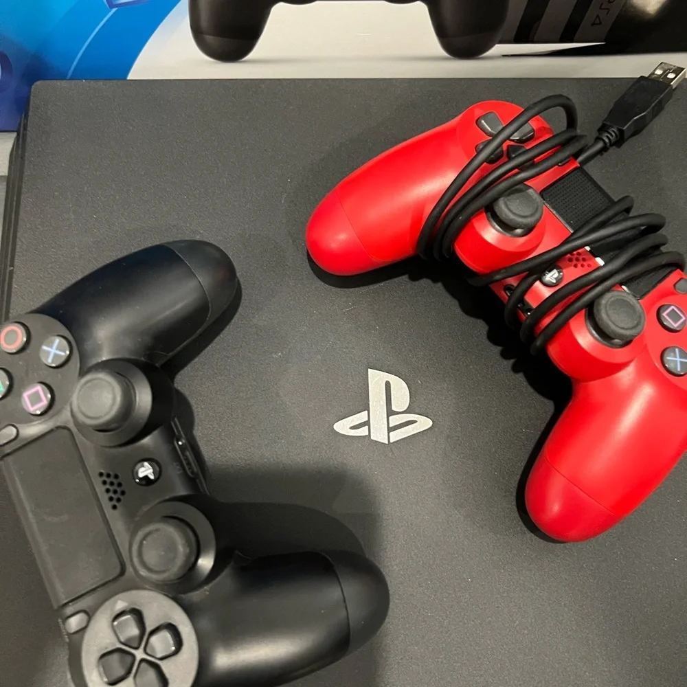 SONY PLAYSTATION 4 W/1TB